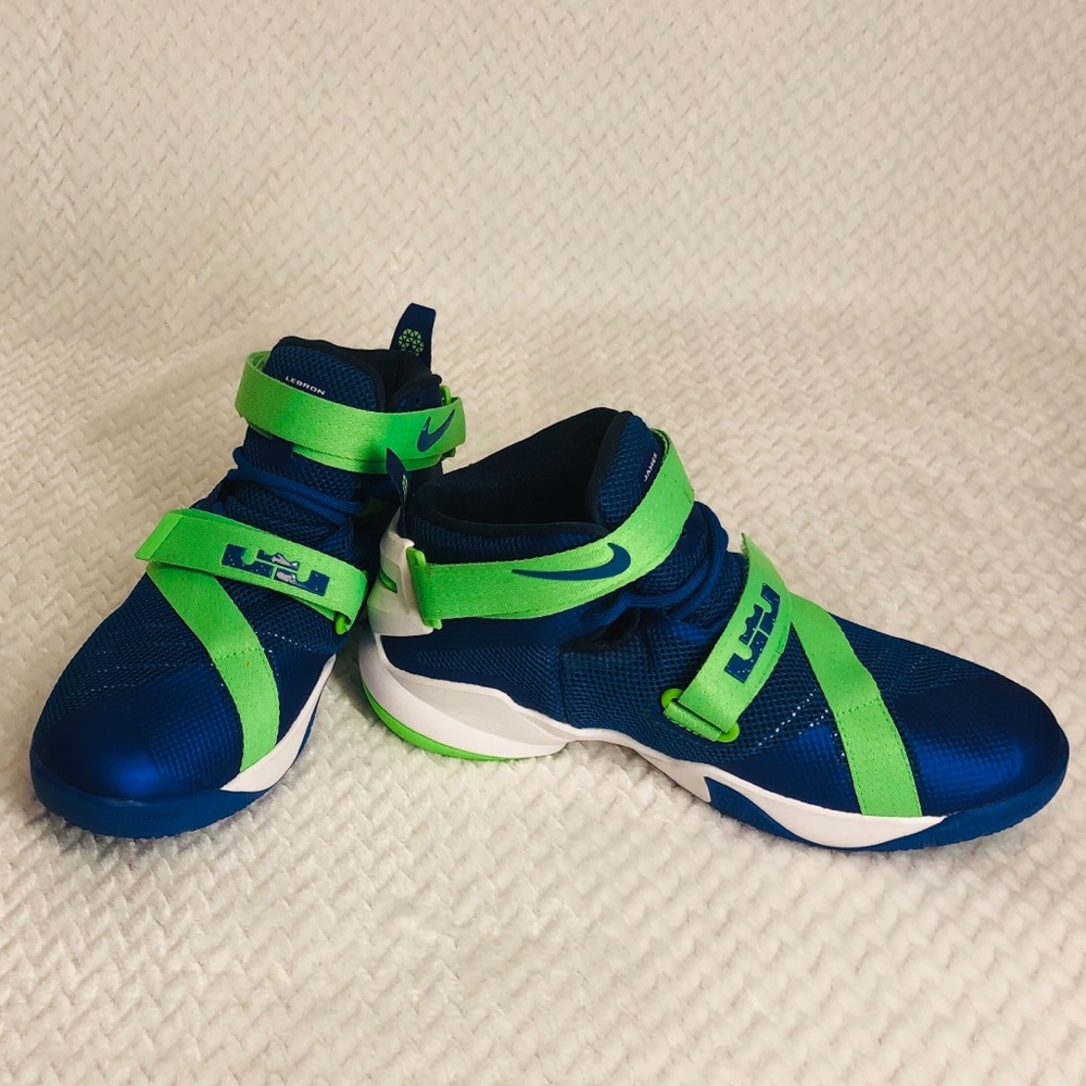 Nike James labron